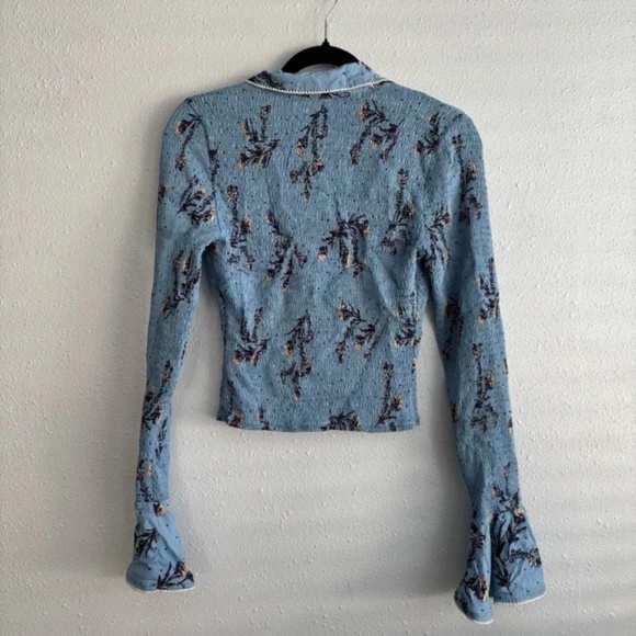 NWT Free People Blue Floral Smocked Bodice with Bell Sleeves Blouse - Size SM - Picture 3 of 7